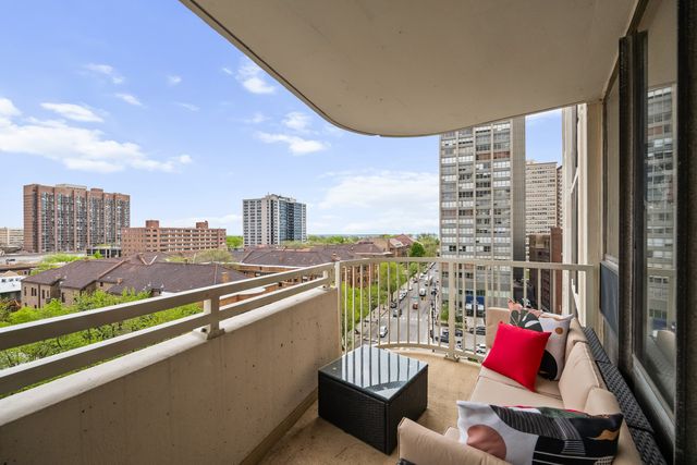 3930 N Pine Grove Avenue 903, Chicago, IL 60613