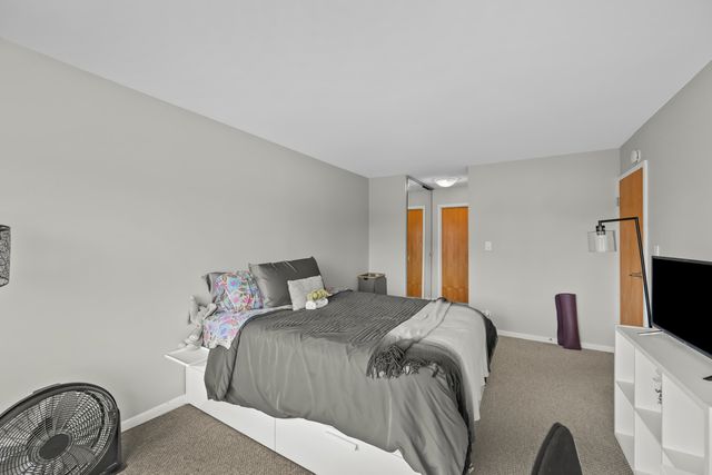 3930 N Pine Grove Avenue 903, Chicago, IL 60613