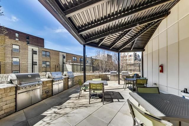 3930 N Pine Grove Avenue 903, Chicago, IL 60613