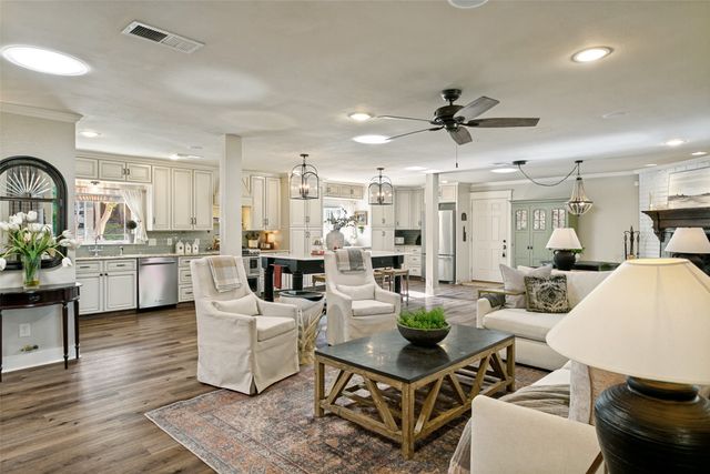 7000 Lowery Lane, North Richland Hills, TX 76182