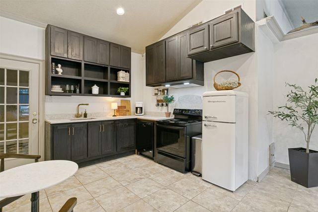 7000 Lowery Lane, North Richland Hills, TX 76182