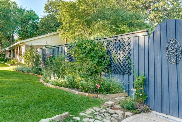 7000 Lowery Lane, North Richland Hills, TX 76182