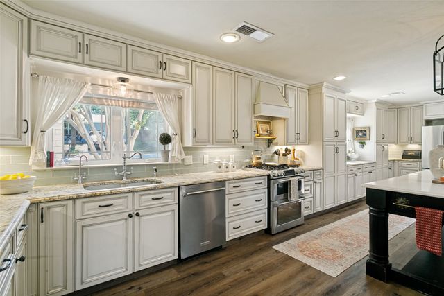 7000 Lowery Lane, North Richland Hills, TX 76182