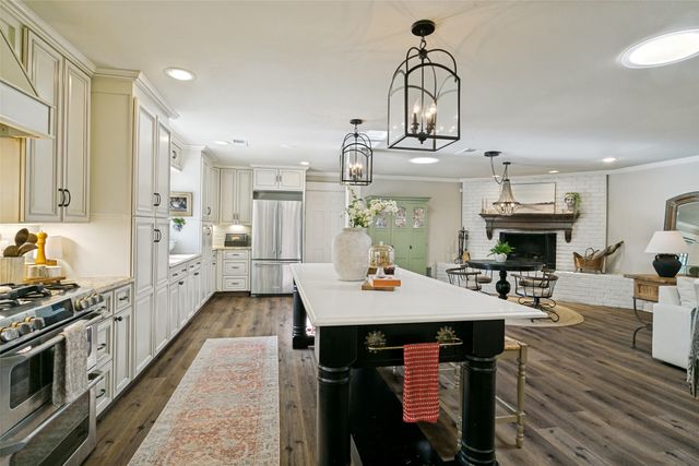 7000 Lowery Lane, North Richland Hills, TX 76182
