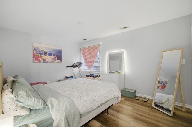 2113 Ammer Ridge Court 301, Glenview, IL 60025