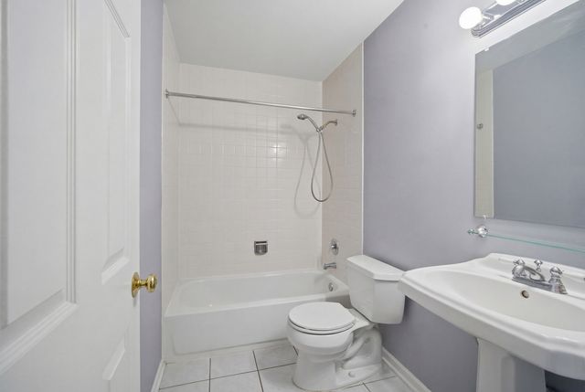 2113 Ammer Ridge Court 301, Glenview, IL 60025