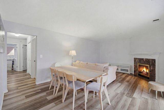 2113 Ammer Ridge Court 301, Glenview, IL 60025