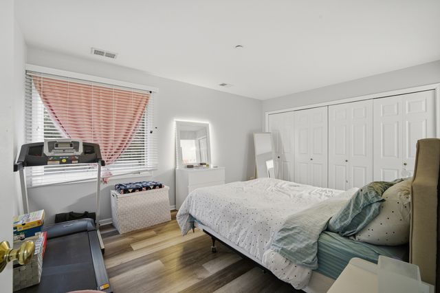 2113 Ammer Ridge Court 301, Glenview, IL 60025