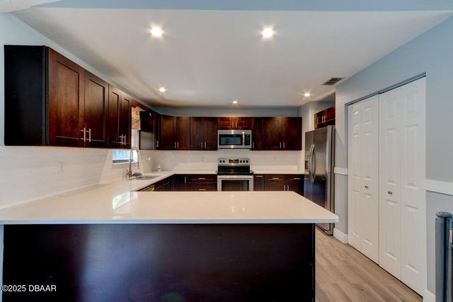 953 SANDLE WOOD Drive, Port Orange, FL 32127