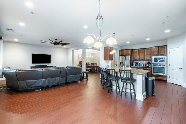 1047 Maine Avenue, Clovis, CA 93619