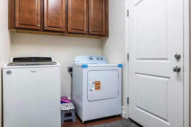 1047 Maine Avenue, Clovis, CA 93619