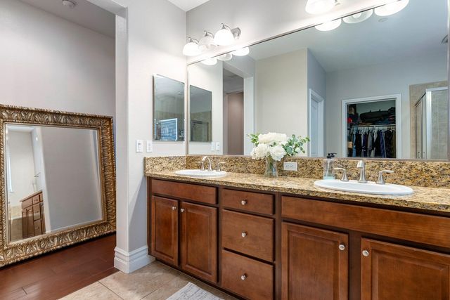 1047 Maine Avenue, Clovis, CA 93619