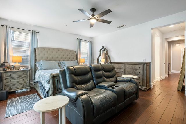 1047 Maine Avenue, Clovis, CA 93619