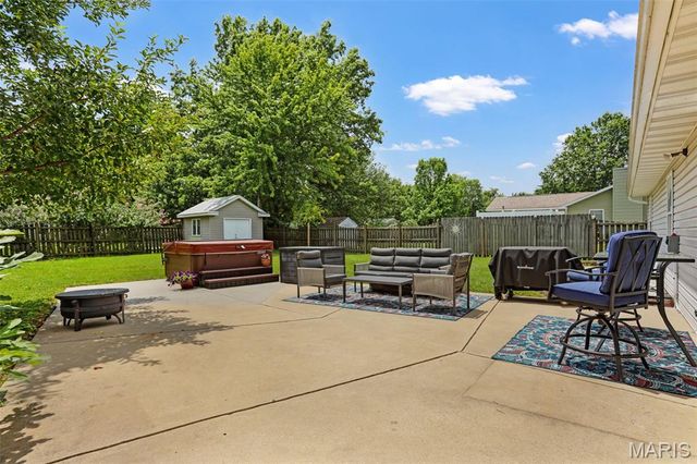 1092 Barbados Drive, Edwardsville, IL 62025