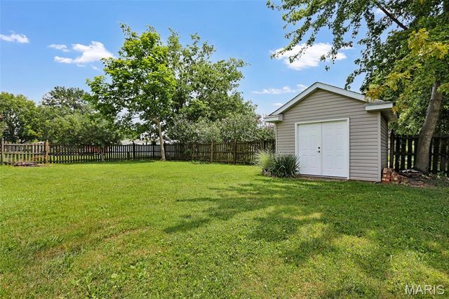 1092 Barbados Drive, Edwardsville, IL 62025