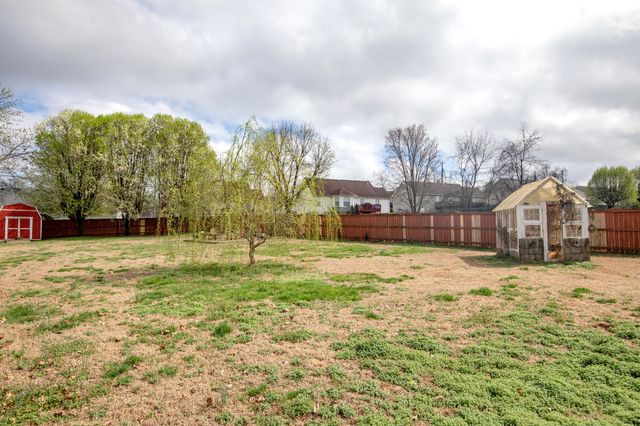 1032 Donoho Dr, Old Hickory, TN 37138