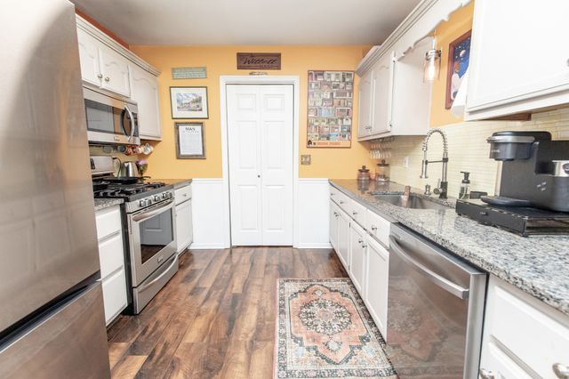 1032 Donoho Dr, Old Hickory, TN 37138