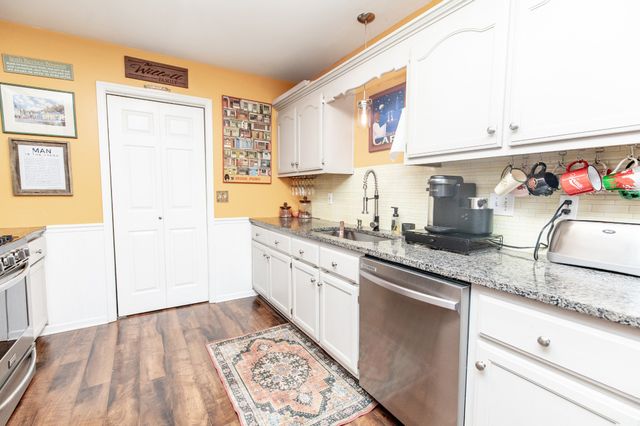 1032 Donoho Dr, Old Hickory, TN 37138