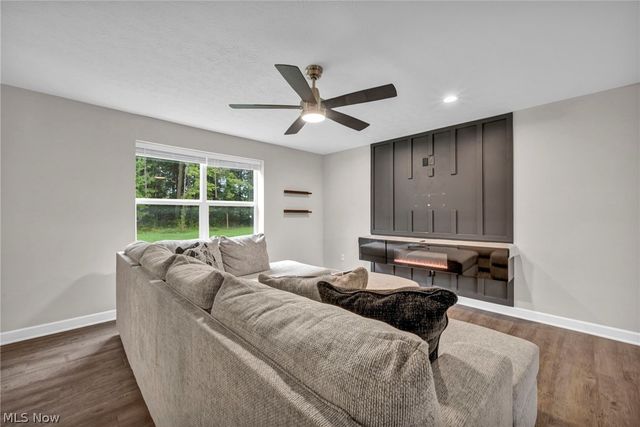 6823 Glendale Road, North Ridgeville, OH 44039