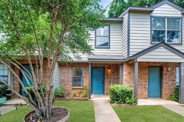 618 W Collins Street, Denton, TX 76201