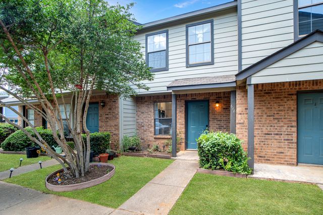 618 W Collins Street, Denton, TX 76201