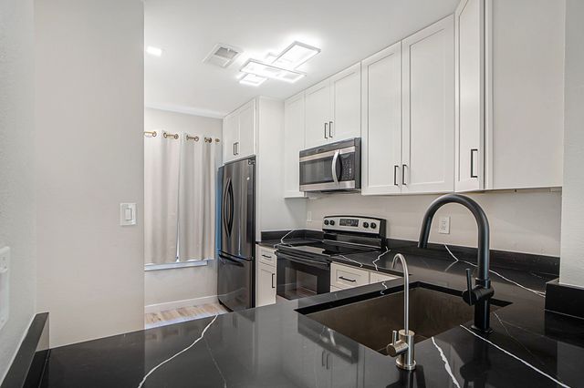 618 W Collins Street, Denton, TX 76201