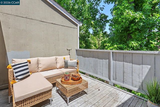 378 Camelback Rd, Pleasant Hill, CA 94523