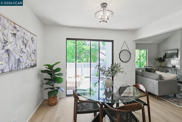 378 Camelback Rd, Pleasant Hill, CA 94523