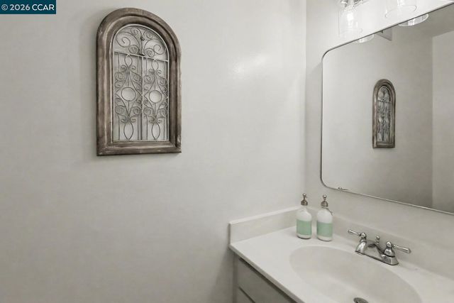 378 Camelback Rd, Pleasant Hill, CA 94523