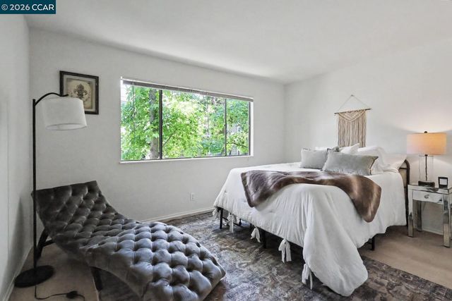 378 Camelback Rd, Pleasant Hill, CA 94523