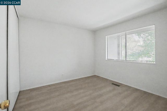 378 Camelback Rd, Pleasant Hill, CA 94523