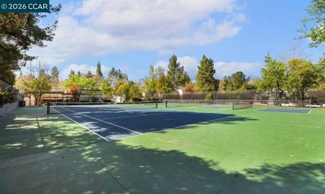 378 Camelback Rd, Pleasant Hill, CA 94523