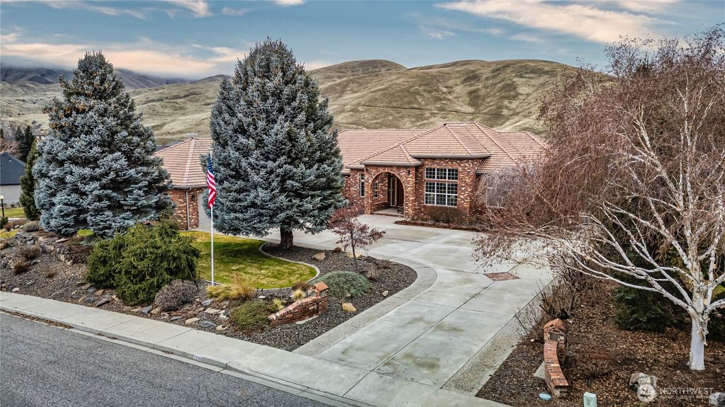 2008 Broadview North, Wenatchee, WA 98801