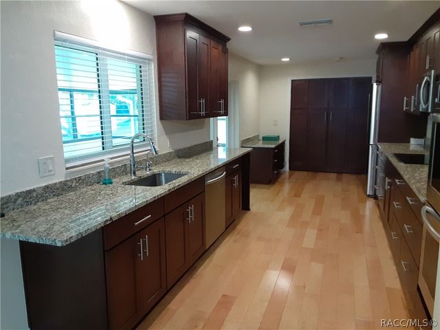 1350 W Buttonbush Drive, Beverly Hills, FL 34465