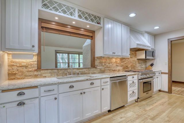 1895 Village Green COURT, Elm Grove, WI 53122