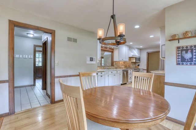 1895 Village Green COURT, Elm Grove, WI 53122