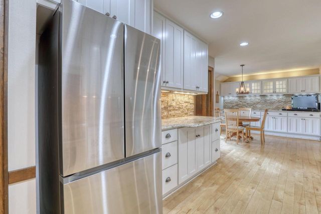 1895 Village Green COURT, Elm Grove, WI 53122