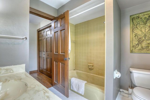 1895 Village Green COURT, Elm Grove, WI 53122