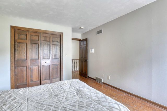 1895 Village Green COURT, Elm Grove, WI 53122