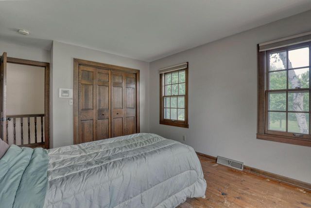 1895 Village Green COURT, Elm Grove, WI 53122