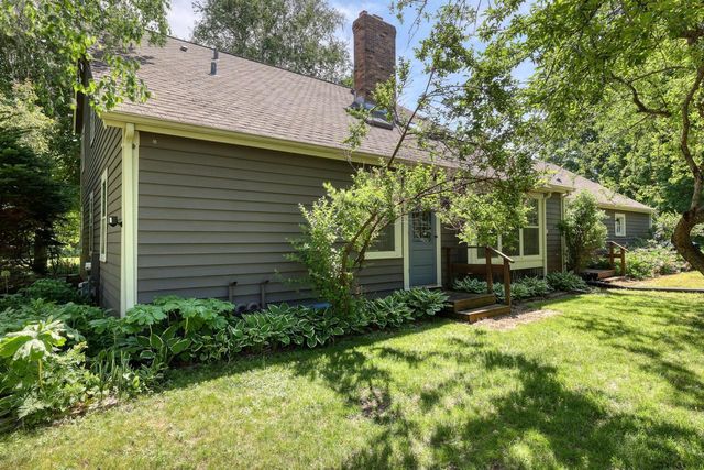 1895 Village Green COURT, Elm Grove, WI 53122