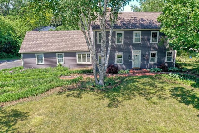 1895 Village Green COURT, Elm Grove, WI 53122