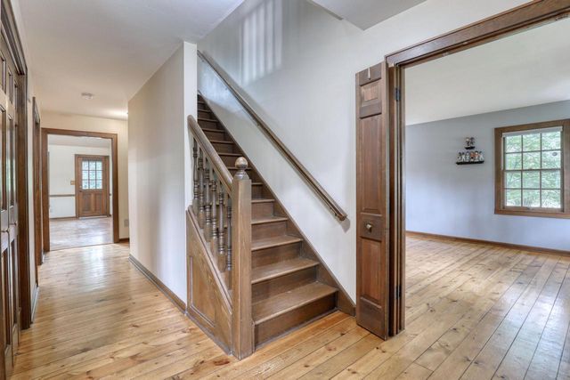 1895 Village Green COURT, Elm Grove, WI 53122