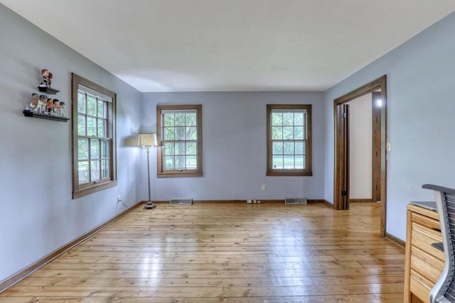 1895 Village Green COURT, Elm Grove, WI 53122