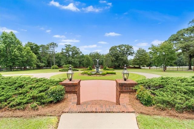 9110 Celeste Road, Saraland, AL 36571