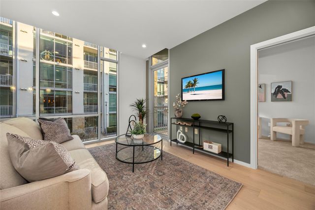 1600 Barton Springs RD 5203, Austin, TX 78704