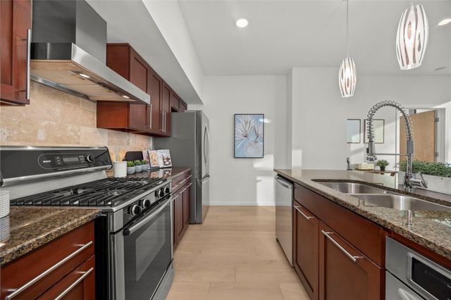 1600 Barton Springs RD 5203, Austin, TX 78704