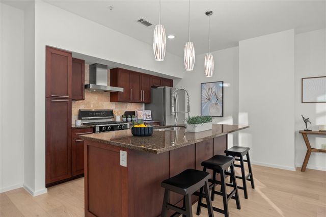 1600 Barton Springs RD 5203, Austin, TX 78704