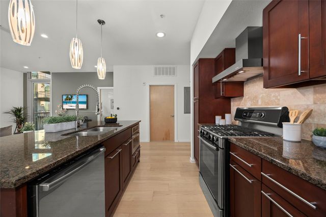 1600 Barton Springs RD 5203, Austin, TX 78704