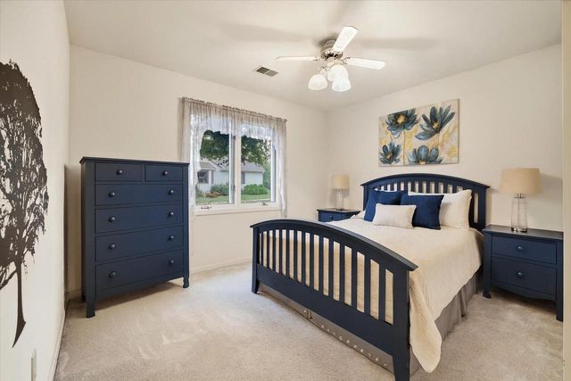 5445 Wild Cherry CIRCLE, Greendale, WI 53129